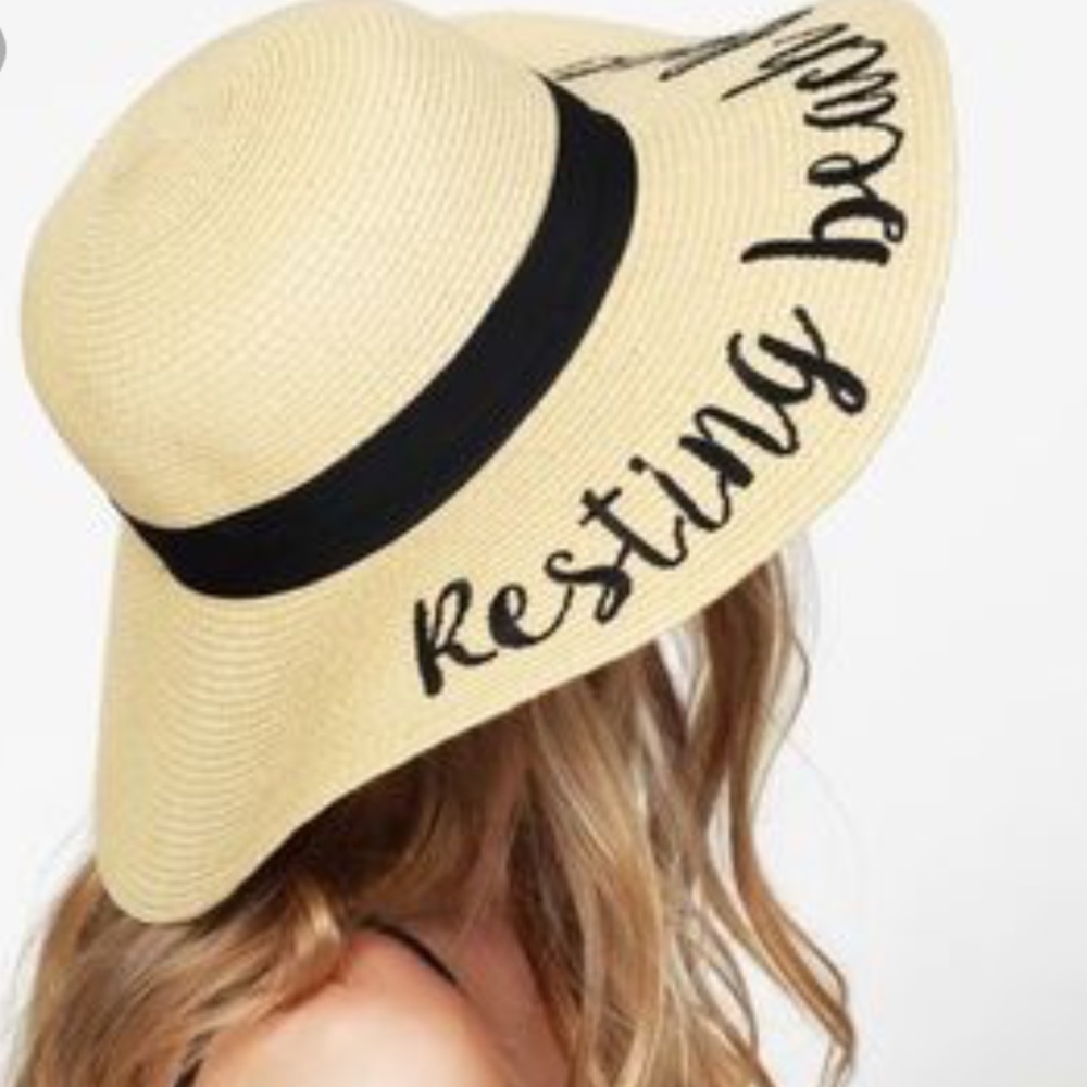 Floppy Beach “Resting Beach Face”